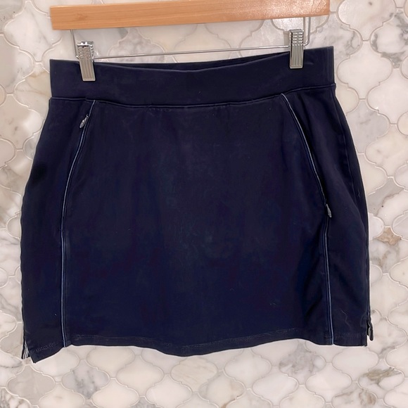 T by Talbots, navy stretch skort with 2 zip pockets. size Medium petite - Picture 1 of 11